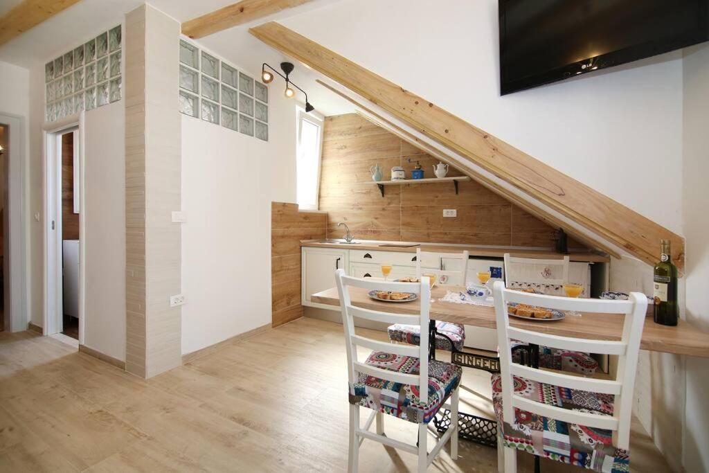 Apartment Barbara'S Inheritance สปลิท ภายนอก รูปภาพ