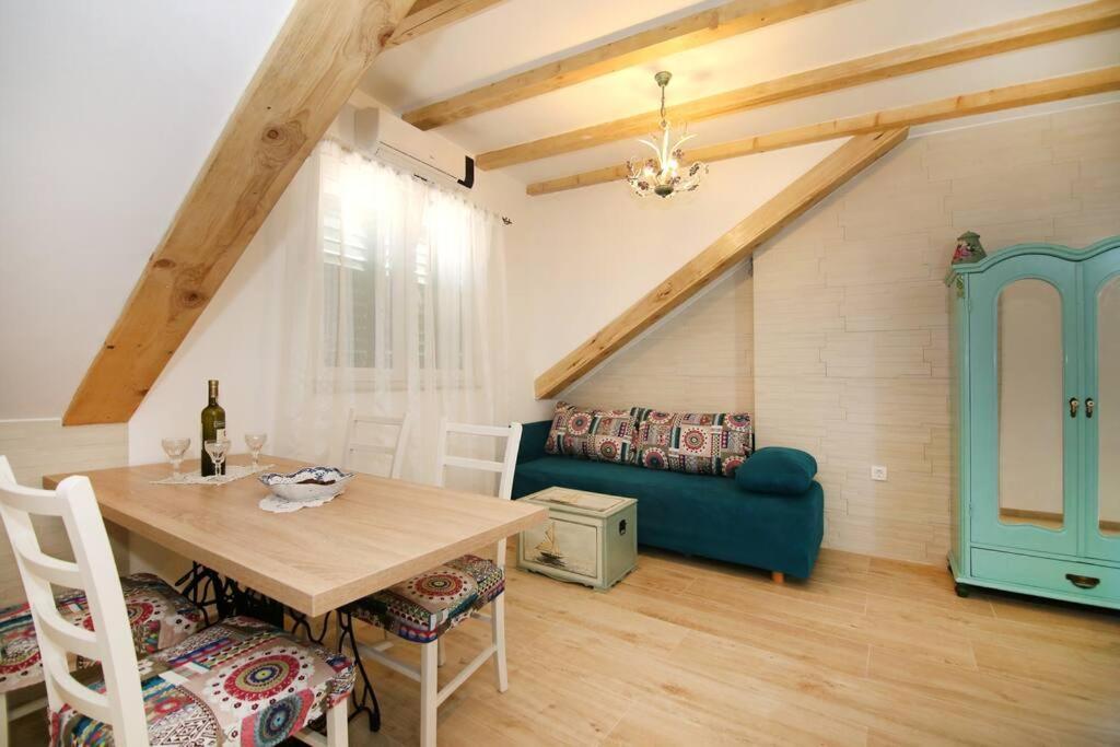 Apartment Barbara'S Inheritance สปลิท ภายนอก รูปภาพ